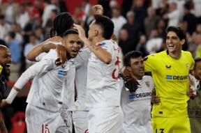 关于广东宏远训练开放日，今夜绝杀压哨引欢呼，欧联在即，团队化学反应显著的信息